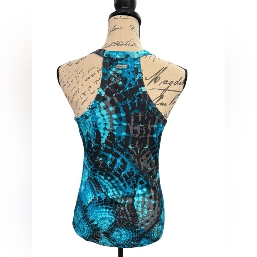 Danskin Now Yoga Racerback Tank Shelf Bra Size Medium - Picture 3 of 8